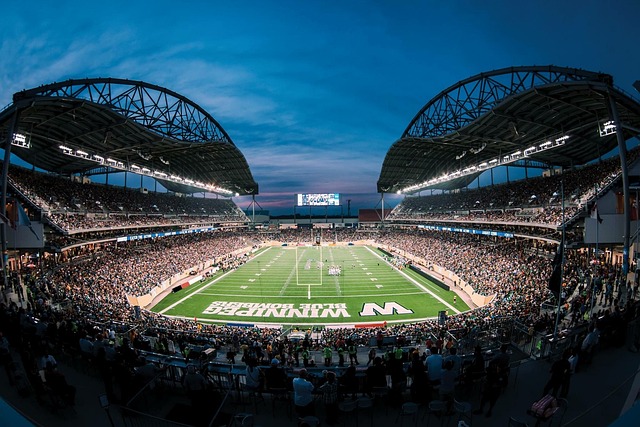 广东男篮主场负于山西，失误频繁，磨合不足，首战失利，需加强调整。