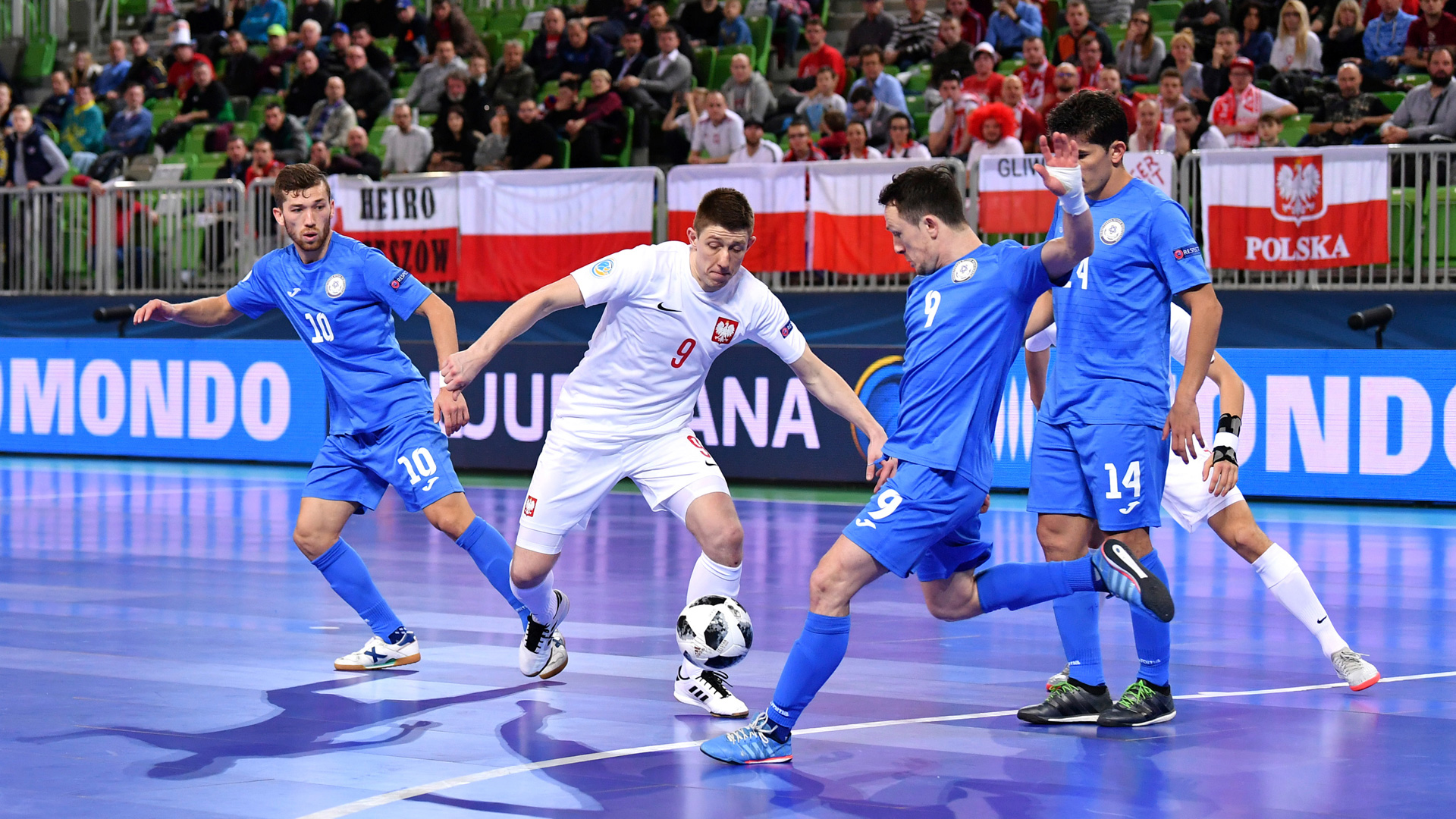 成都1-2不敌河南无缘夺冠，赛后官微大量球迷留言表示失望