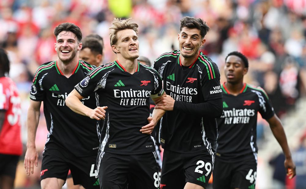 英超积分榜：曼联力克狼队升至第6，曼城落后榜首阿森纳2分